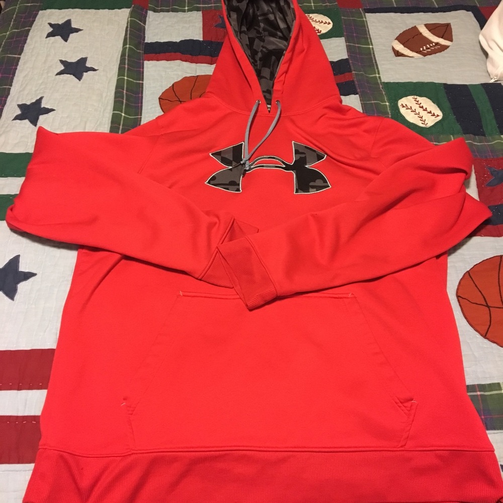 Under Armour Sweatshirt
